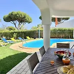 White House With Pool By Homing * Виламура