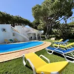 White House With Pool By Homing