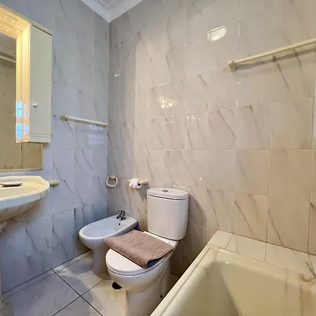 White House With Pool By Homing *