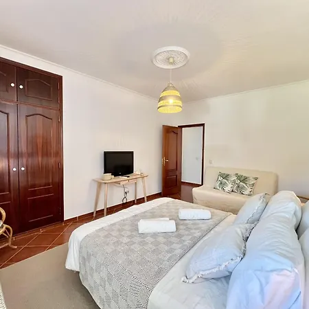 White House With Pool By Homing *