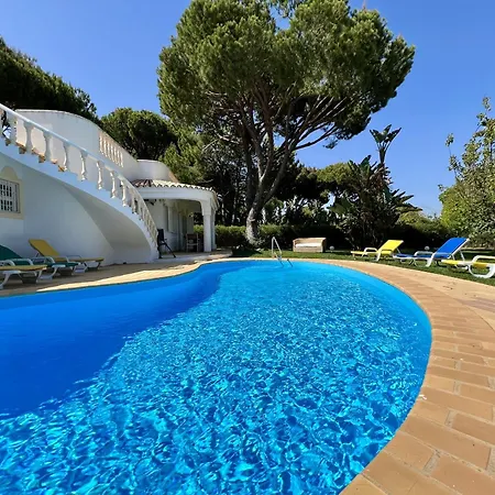 White House With Pool By Homing *