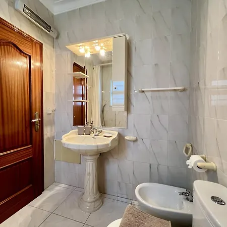 White House With Pool By Homing